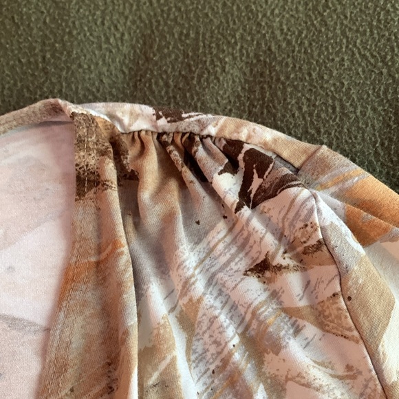 Coldwater Creek floral crossover top. 3/4 length sleeves. Size medium - Picture 6 of 9